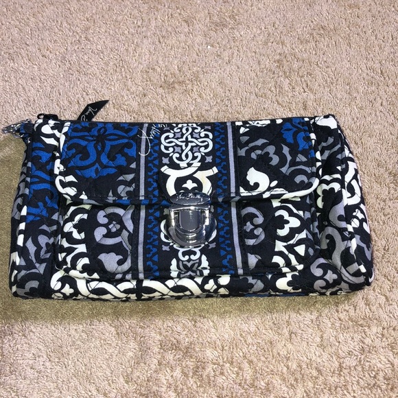 Vera Bradley Handbags - Vera Bradley clutch wristlet. NWOT